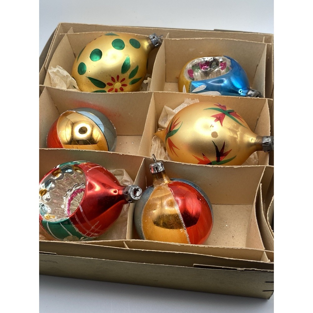 Vintage Mid 20Th Century Mercury Glass Ornaments Six In The Original Box